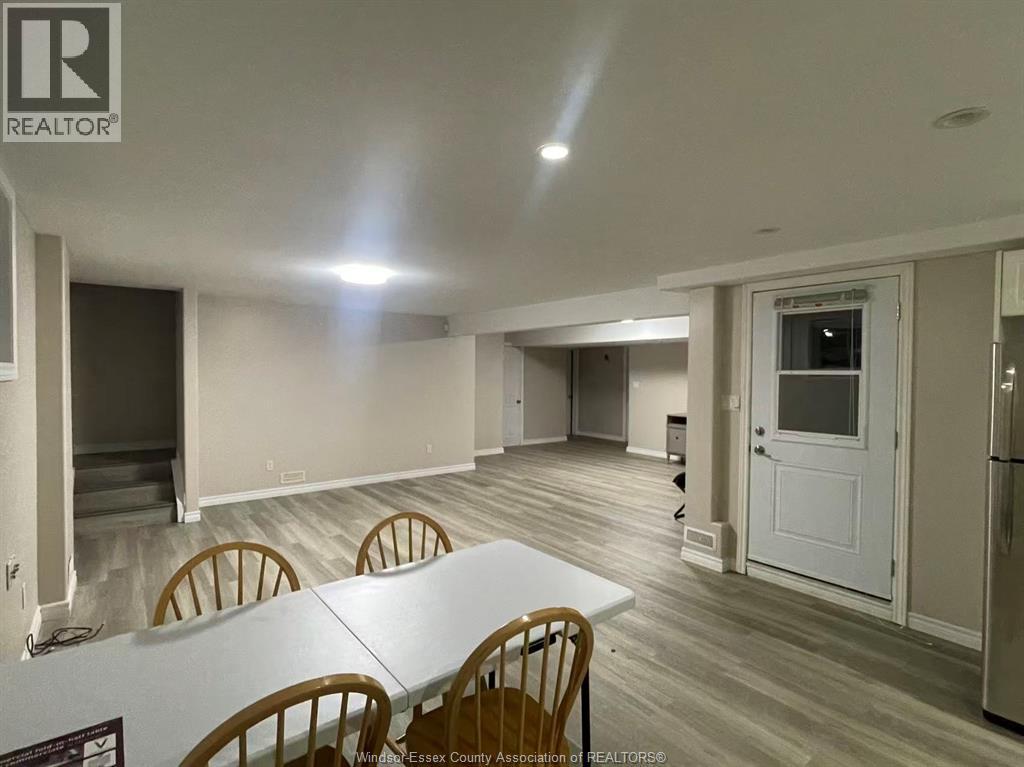 724 Massimo Crescent Unit# Lower Property Photo 6