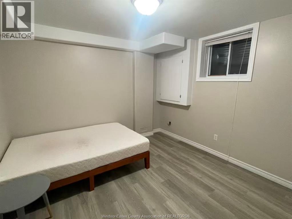 724 Massimo Crescent Unit# Lower Property Photo 8