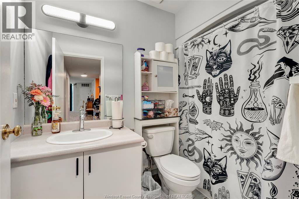 540 Ouellette Unit# 7b Property Photo 16