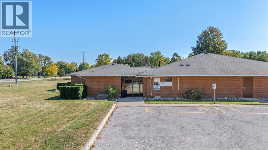 2109 London Line Unit# 23 Property Photo 2