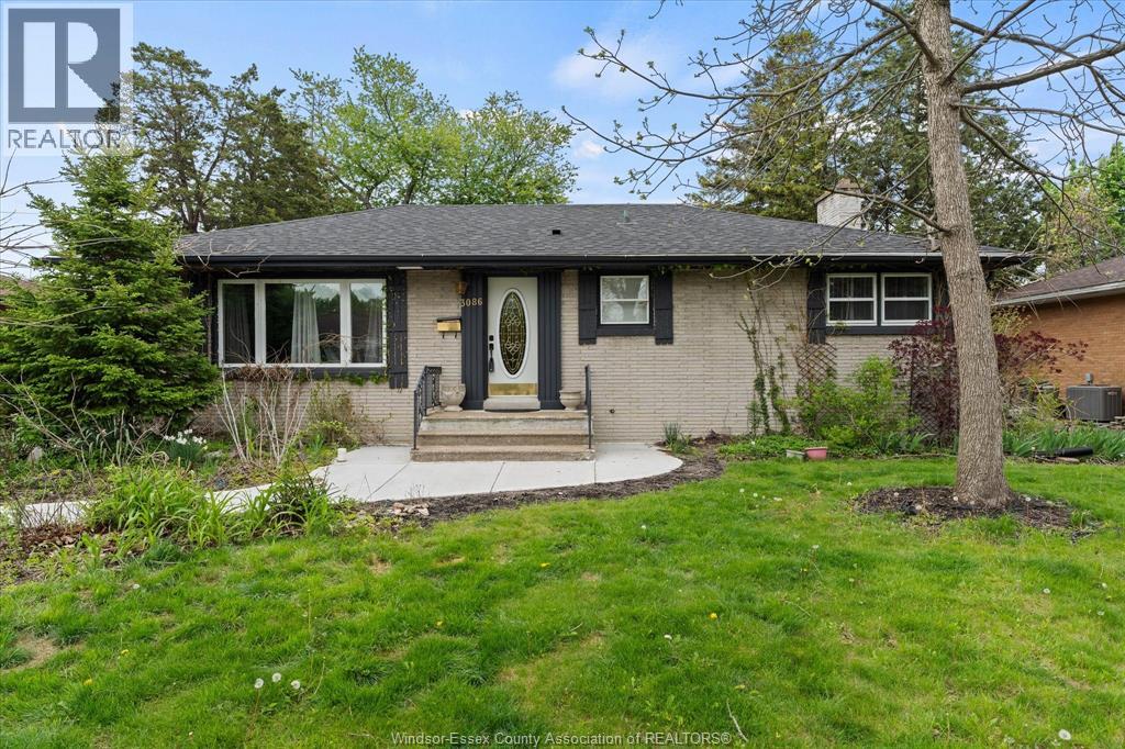 3086 AVONDALE AVENUE Property Photo 1