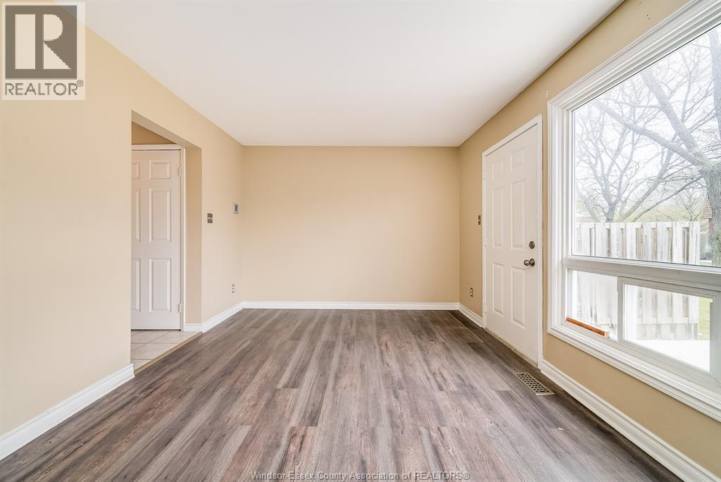 5486 Lassaline Property Photo 7