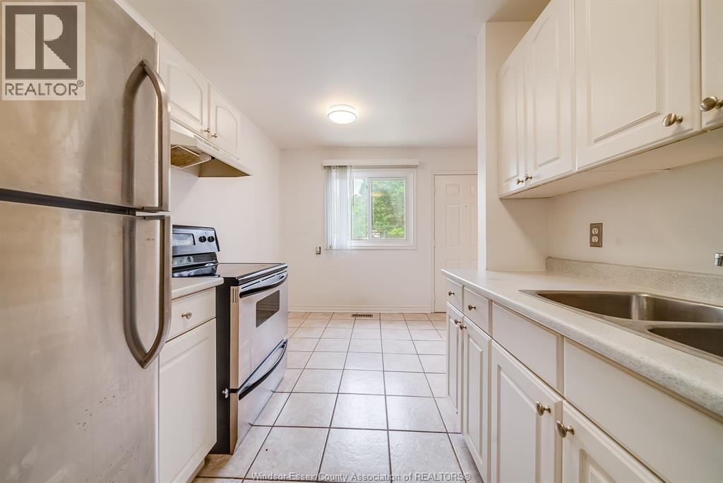 5486 Lassaline Property Photo 10