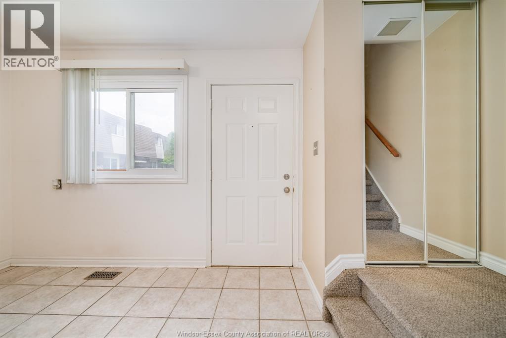 5486 Lassaline Property Photo 16