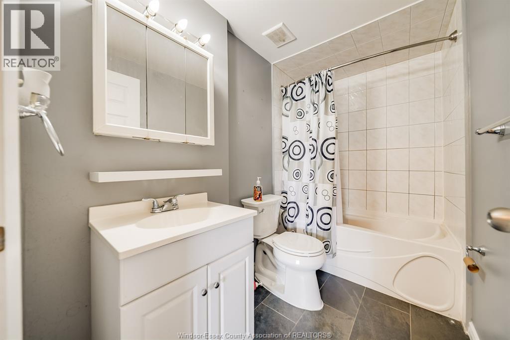 5486 Lassaline Property Photo 23