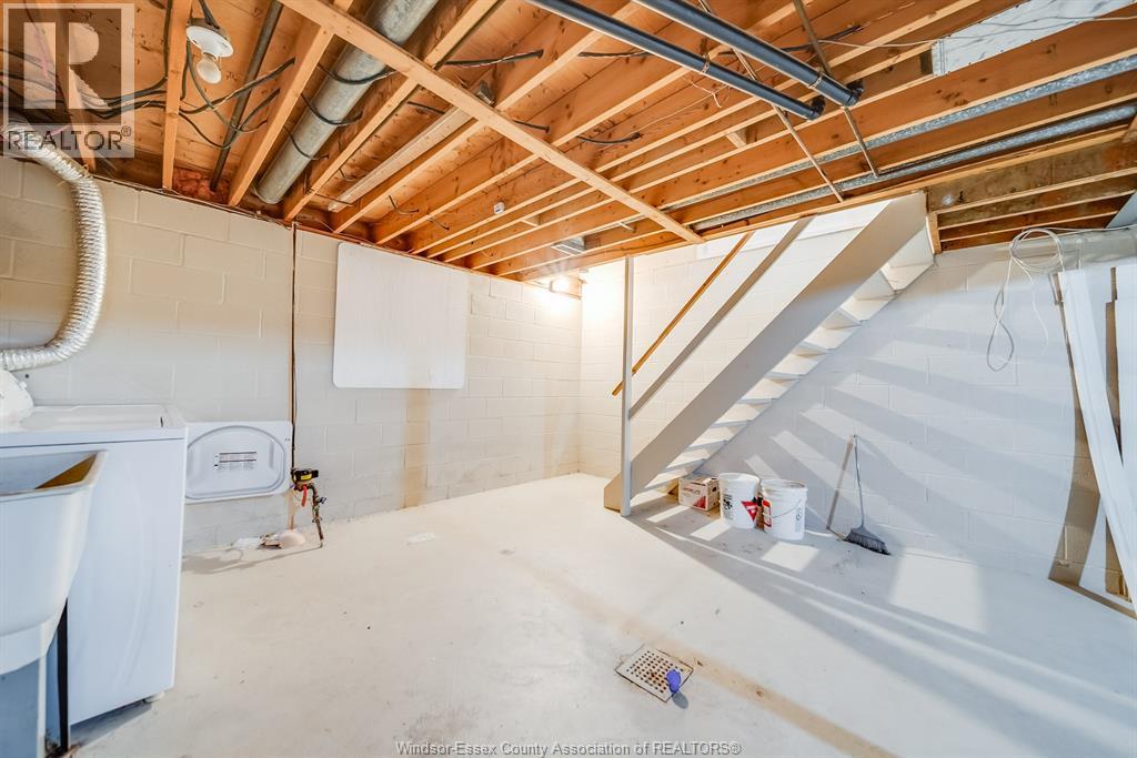 5486 Lassaline Property Photo 26