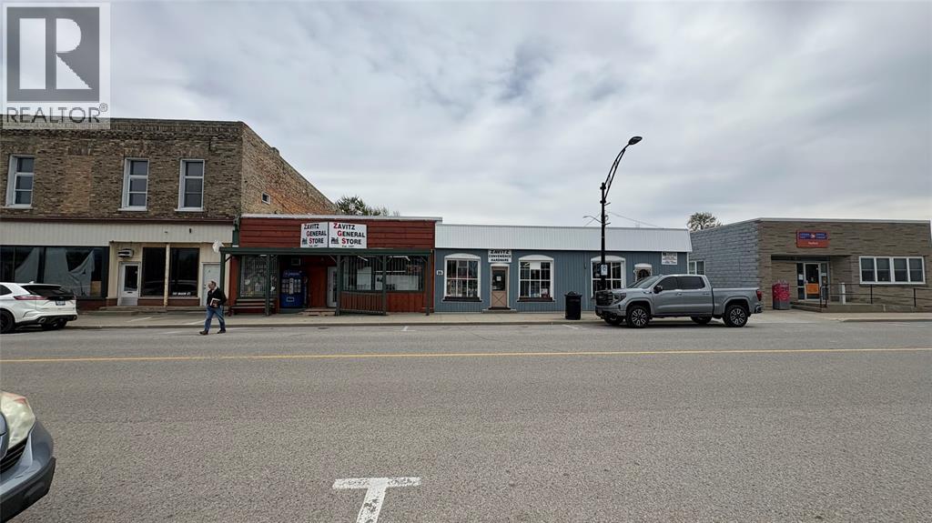 99 Main Street Property Photo 3