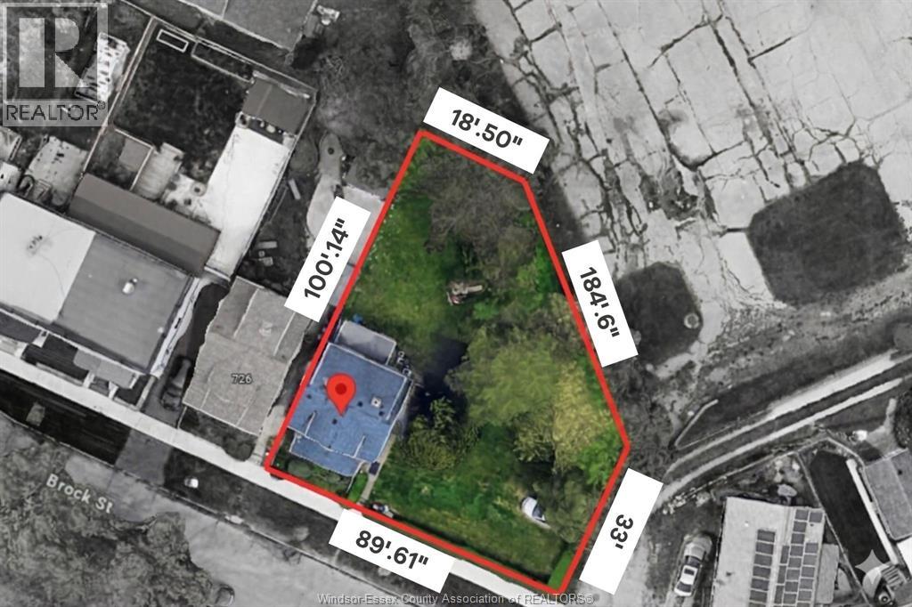 738 Brock Property Photo 4