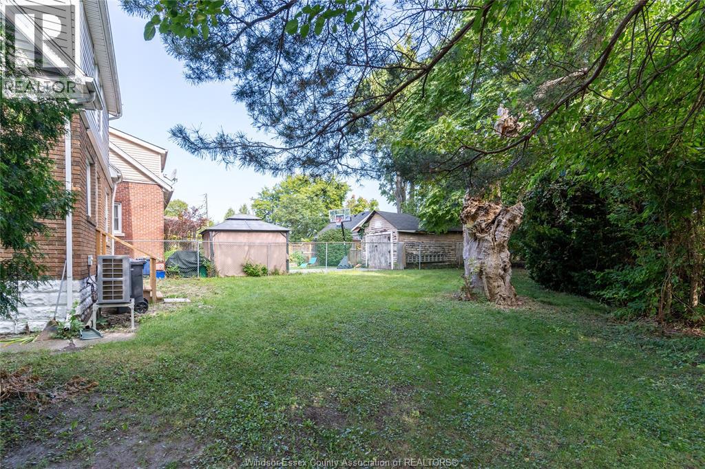738 Brock Property Photo 6