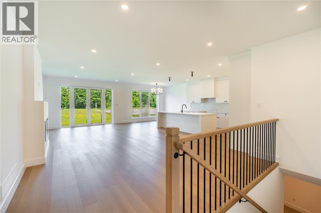 2052 Marion Avenue Property Photo 4