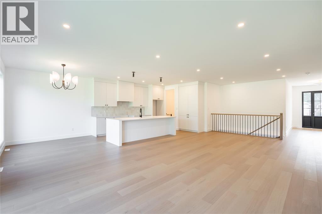 2052 Marion Avenue Property Photo 7