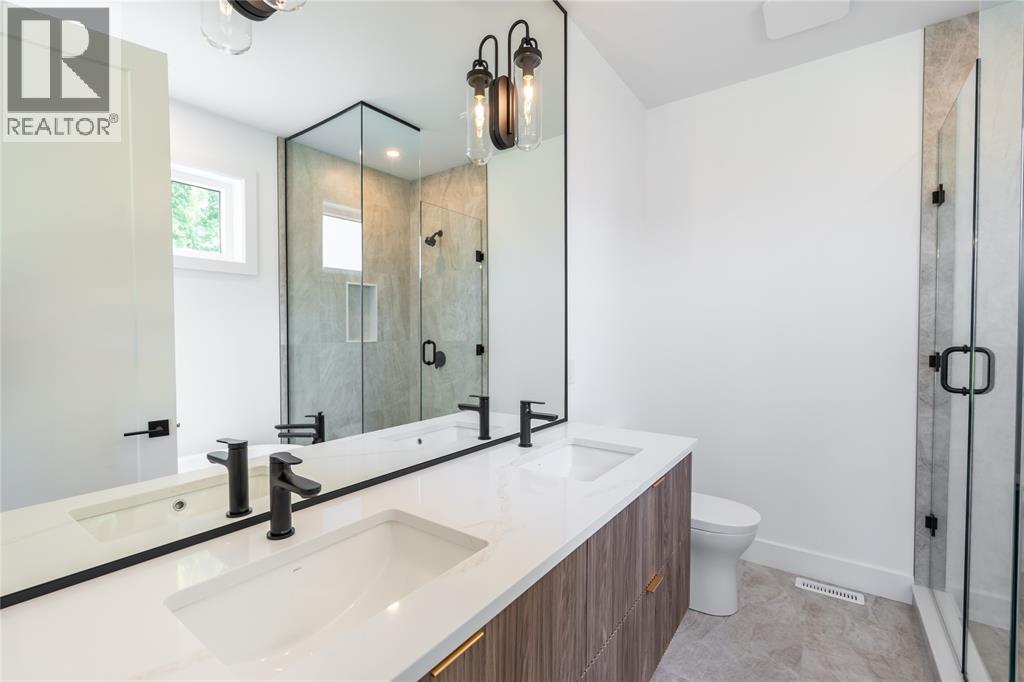 2052 Marion Avenue Property Photo 14