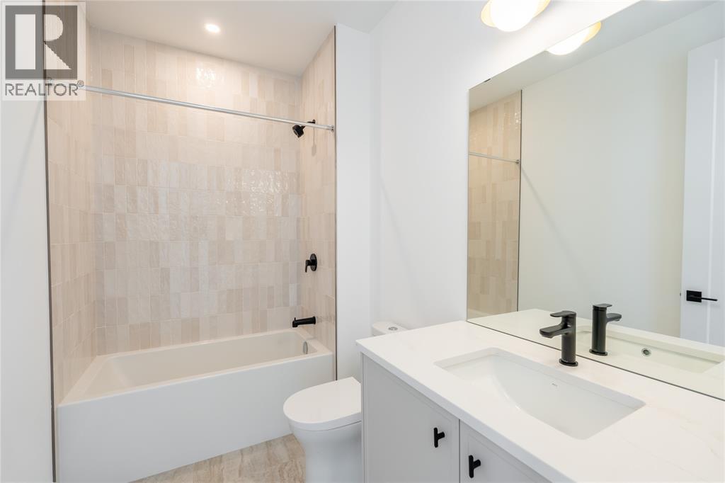 2052 Marion Avenue Property Photo 19