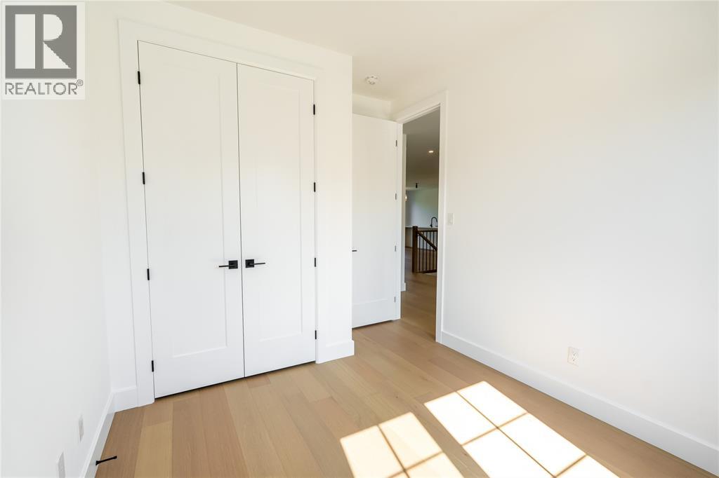 2052 Marion Avenue Property Photo 21