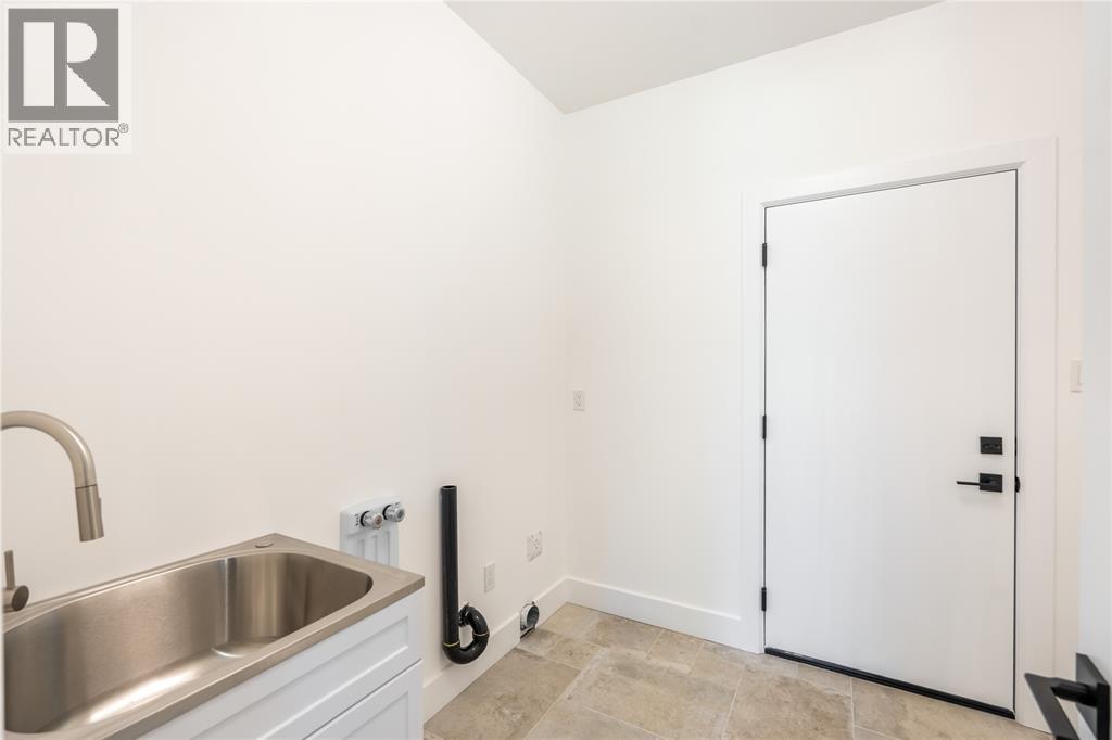 2052 Marion Avenue Property Photo 22
