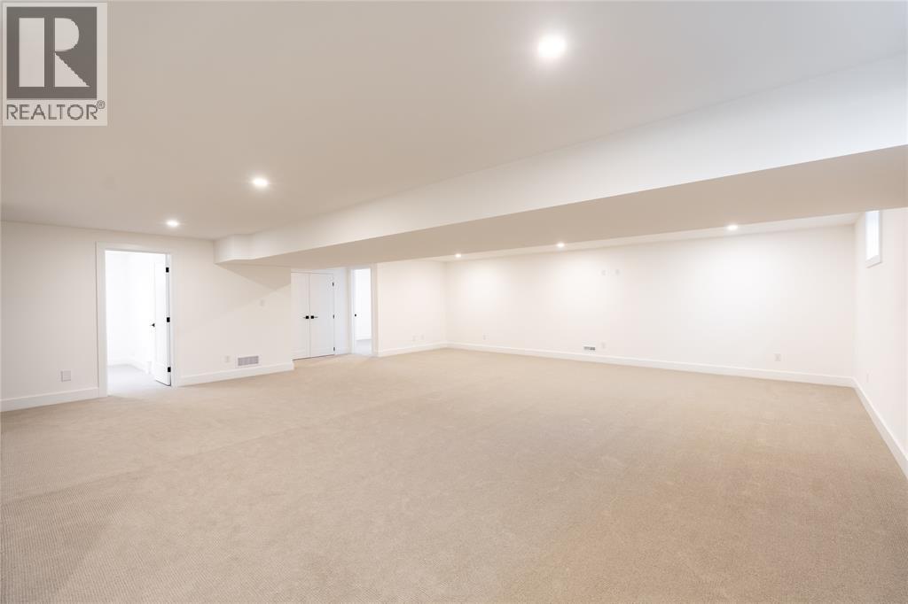 2052 Marion Avenue Property Photo 23