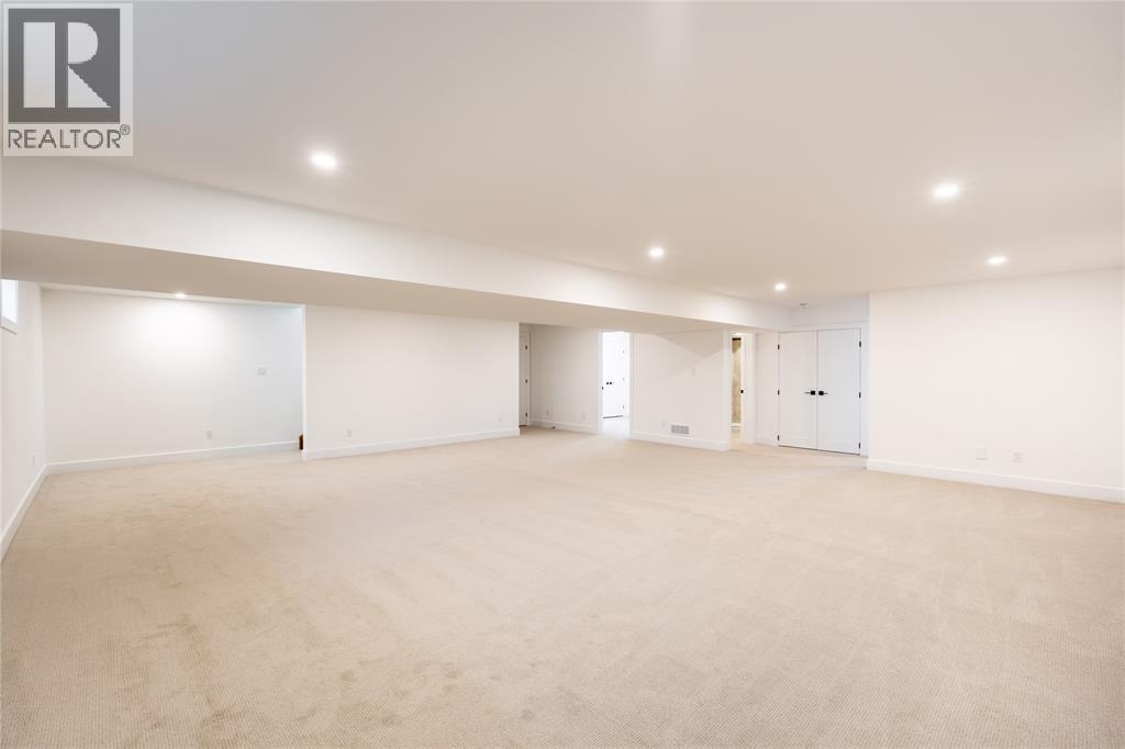 2052 Marion Avenue Property Photo 24