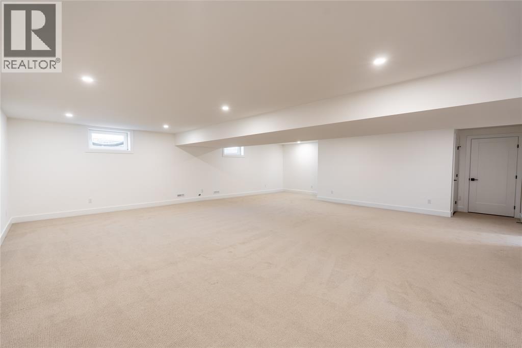 2052 Marion Avenue Property Photo 25