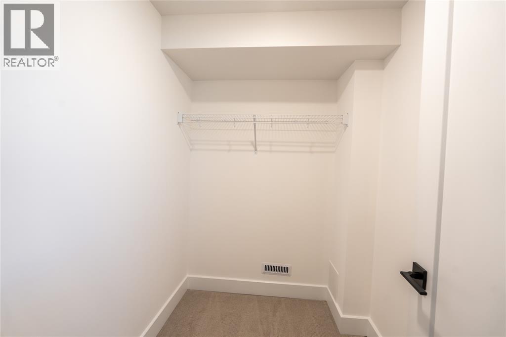 2052 Marion Avenue Property Photo 29
