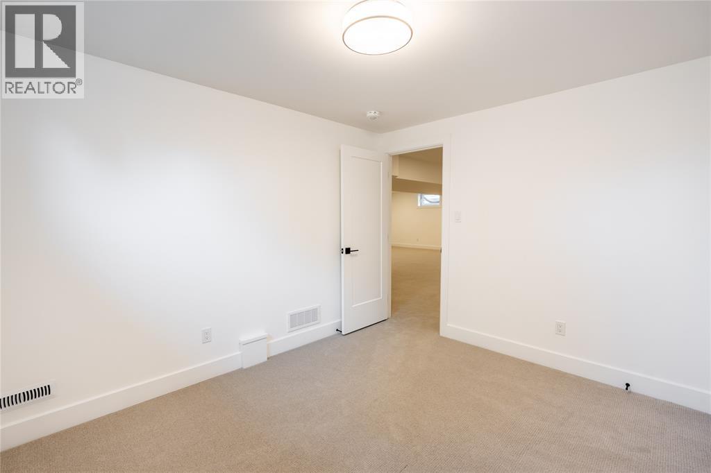 2052 Marion Avenue Property Photo 31