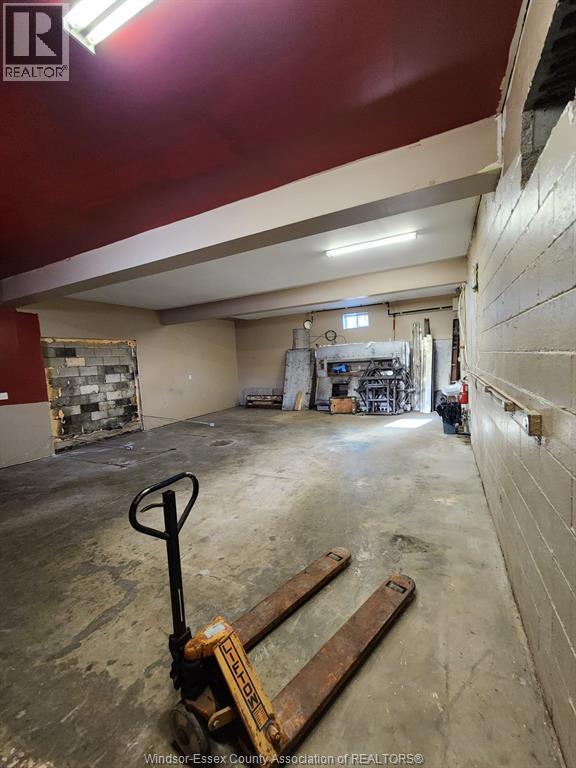 561 Park Avenue Property Photo 2