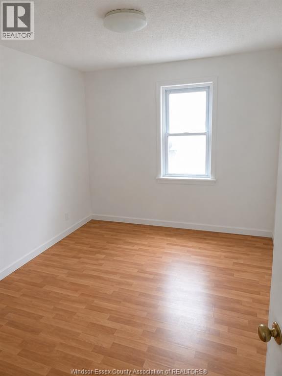 561 Park Avenue Property Photo 4