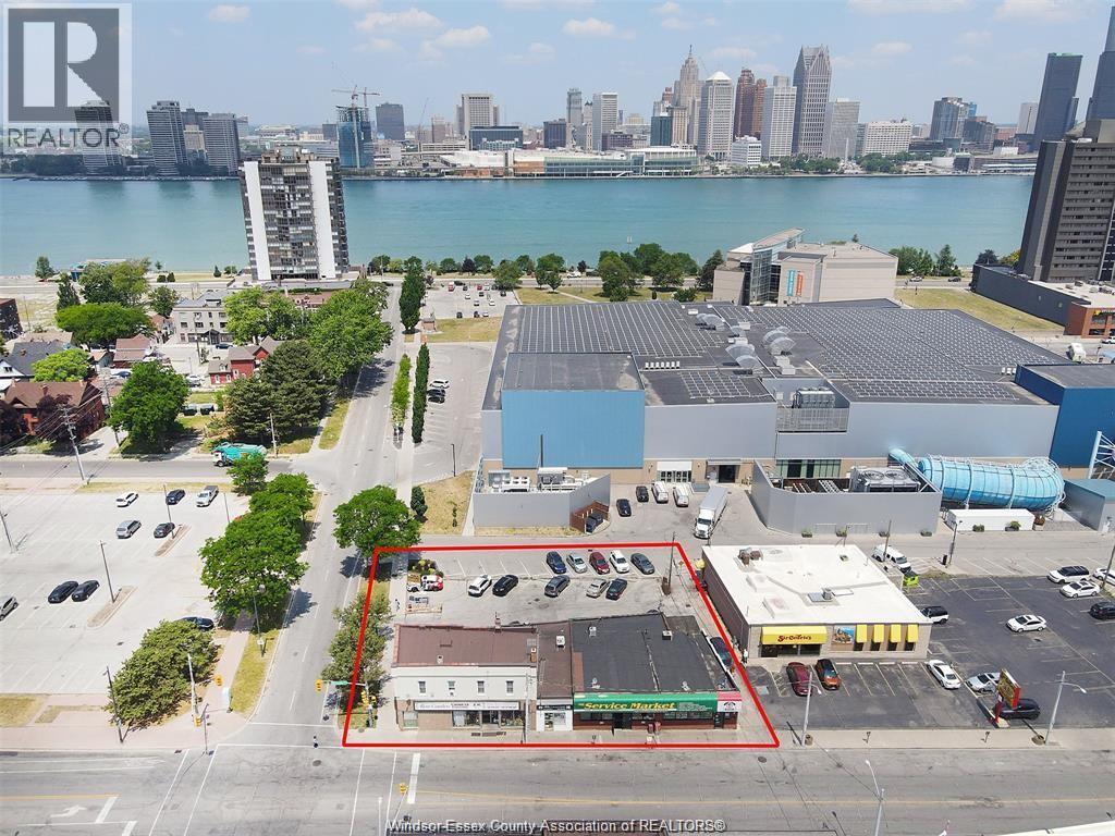 474-492 UNIVERSITY AVE W Property Photo 1