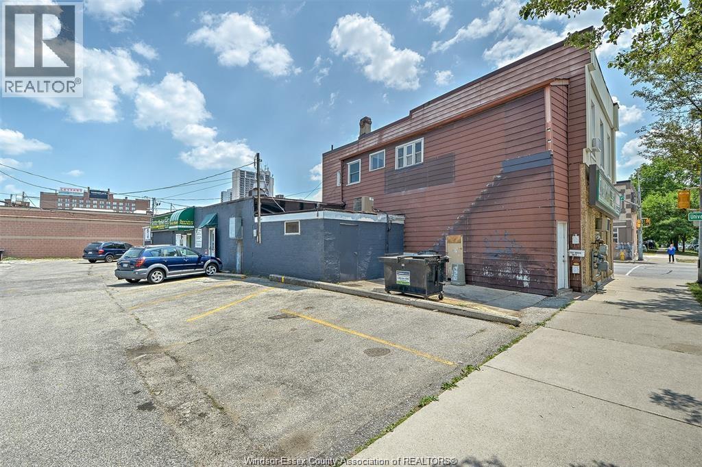 474-492 University Ave W Property Photo 5
