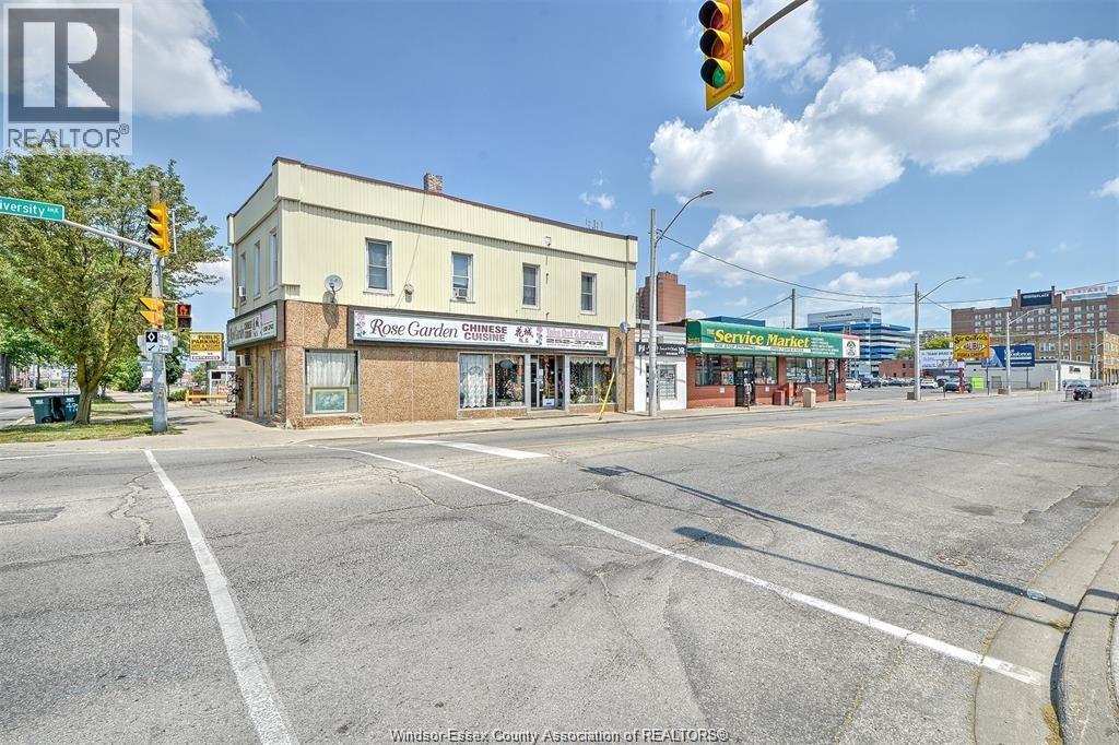 474-492 University Ave W Property Photo 6