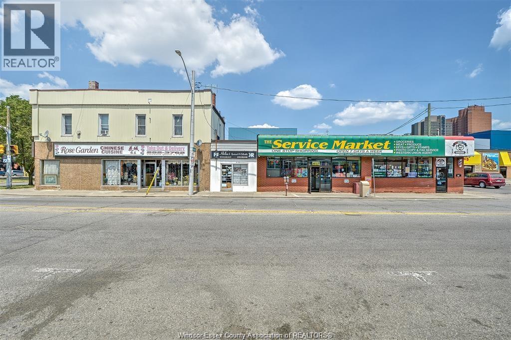 474-492 University Ave W Property Photo 7
