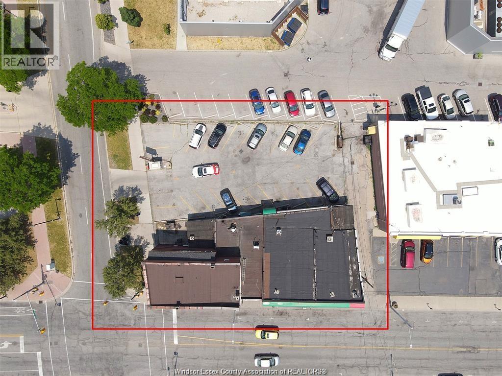 474-492 University Ave W Property Photo 9