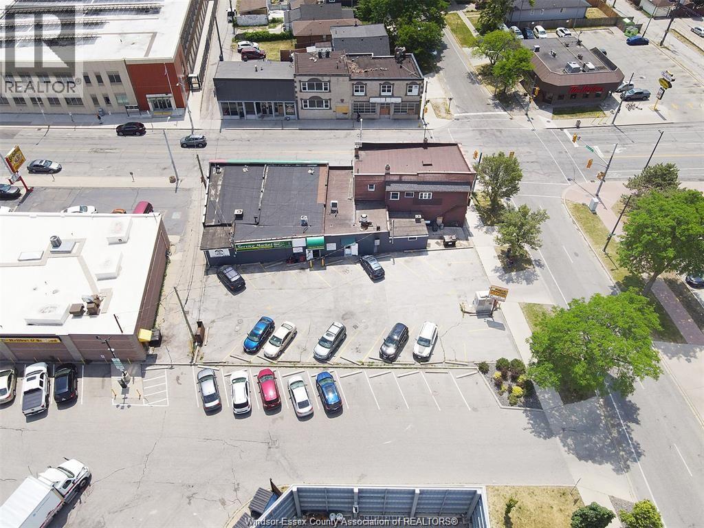 474-492 University Ave W Property Photo 11