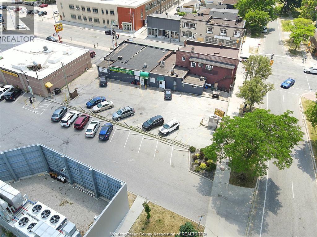474-492 University Ave W Property Photo 12