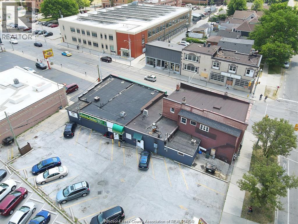 474-492 University Ave W Property Photo 15