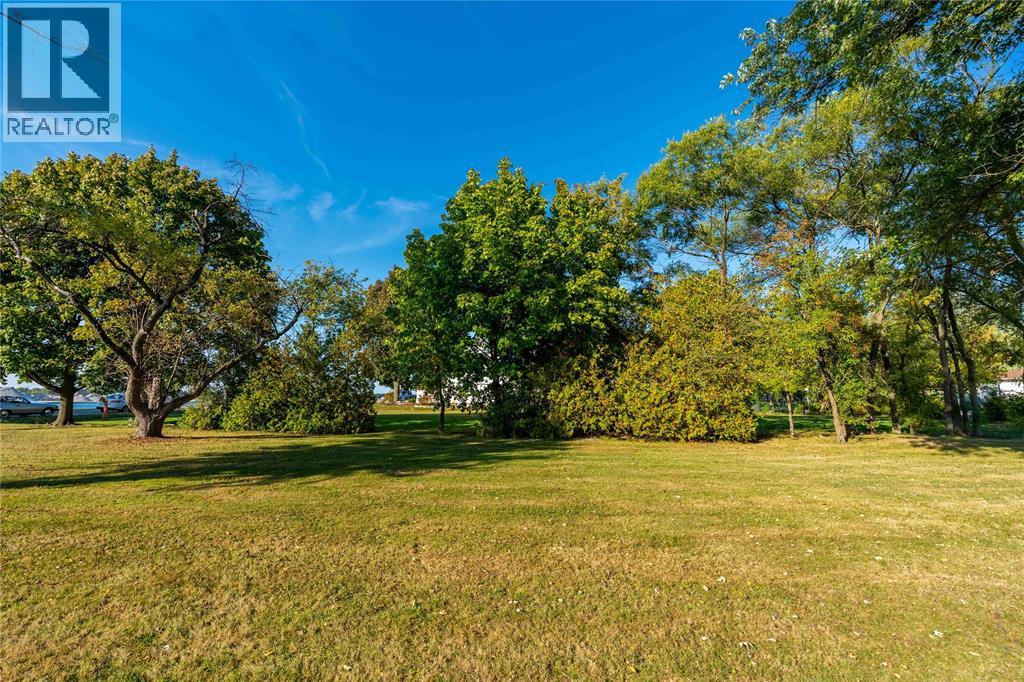 2002 St. Clair Parkway Property Photo 14