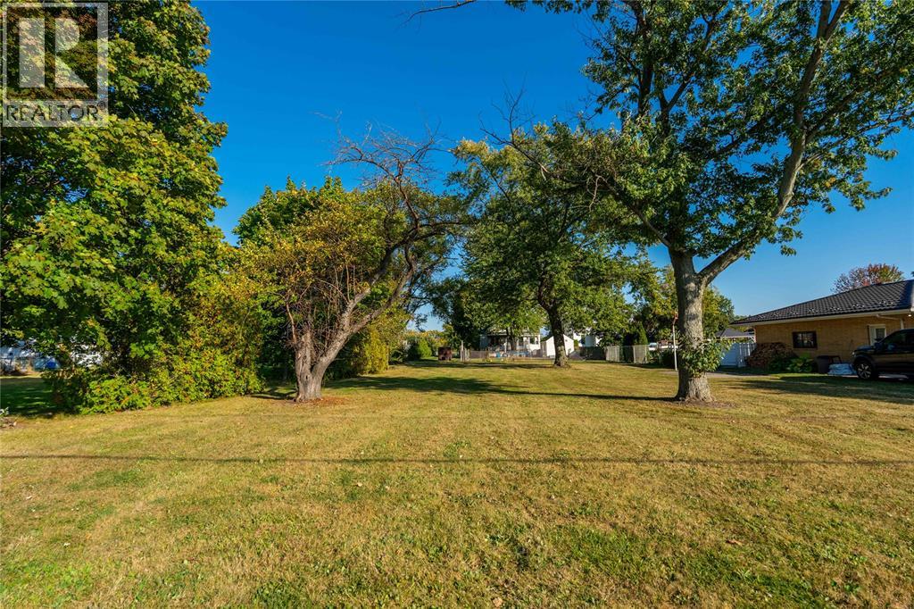 2002 St. Clair Parkway Property Photo 16