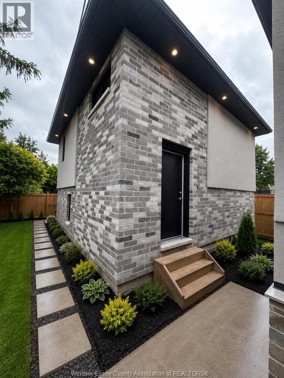 987 FORD BOULEVARD Unit# 3
