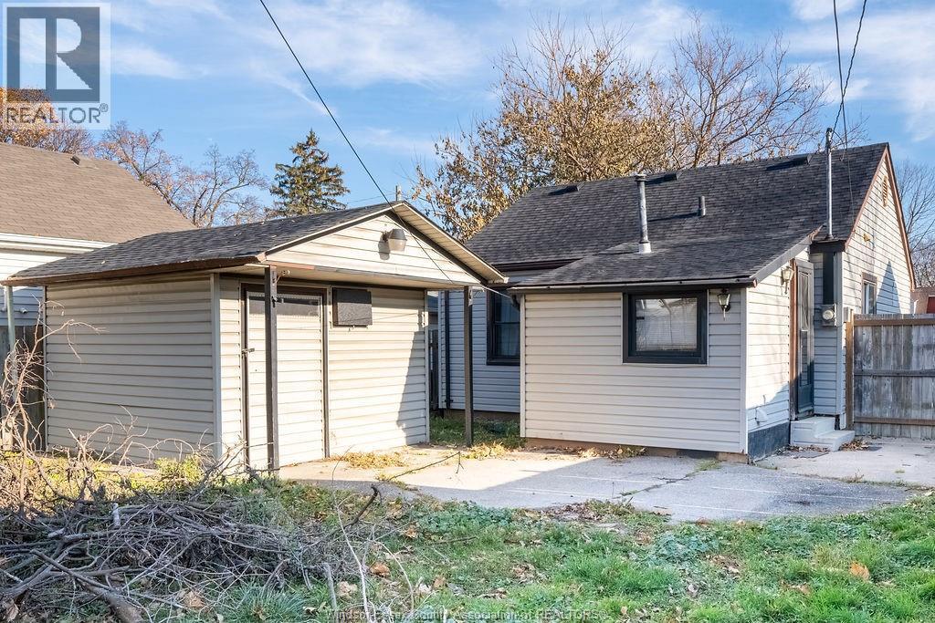 1709 Cadillac Property Photo 3