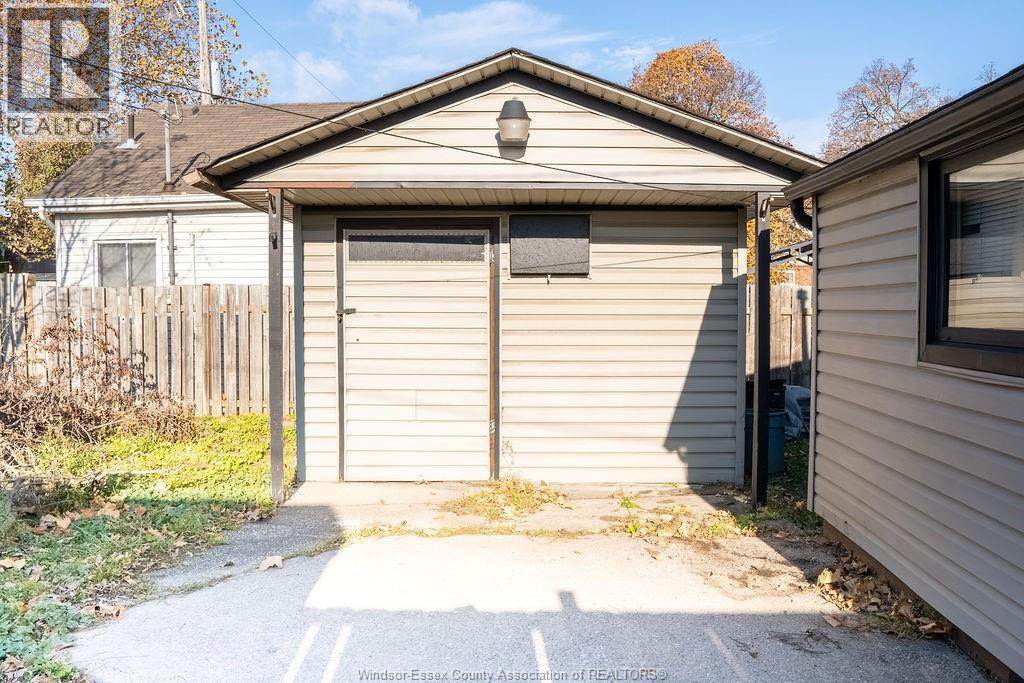 1709 Cadillac Property Photo 5
