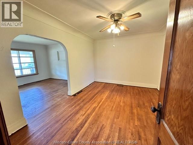 557 St Charles Street Property Photo 5