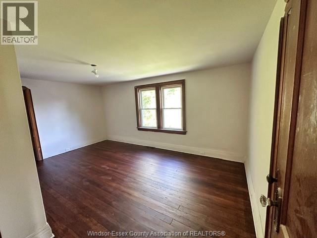 557 St Charles Street Property Photo 6
