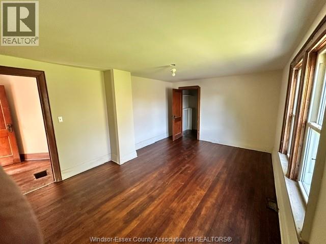 557 St Charles Street Property Photo 7
