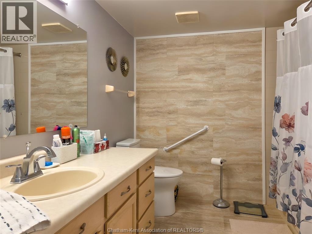 10 Van Allen Avenue Property Photo 28
