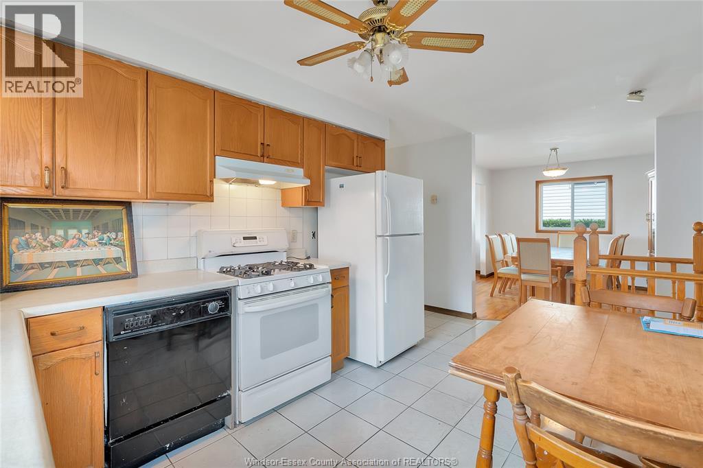 1042 Brookview Crescent Property Photo 11