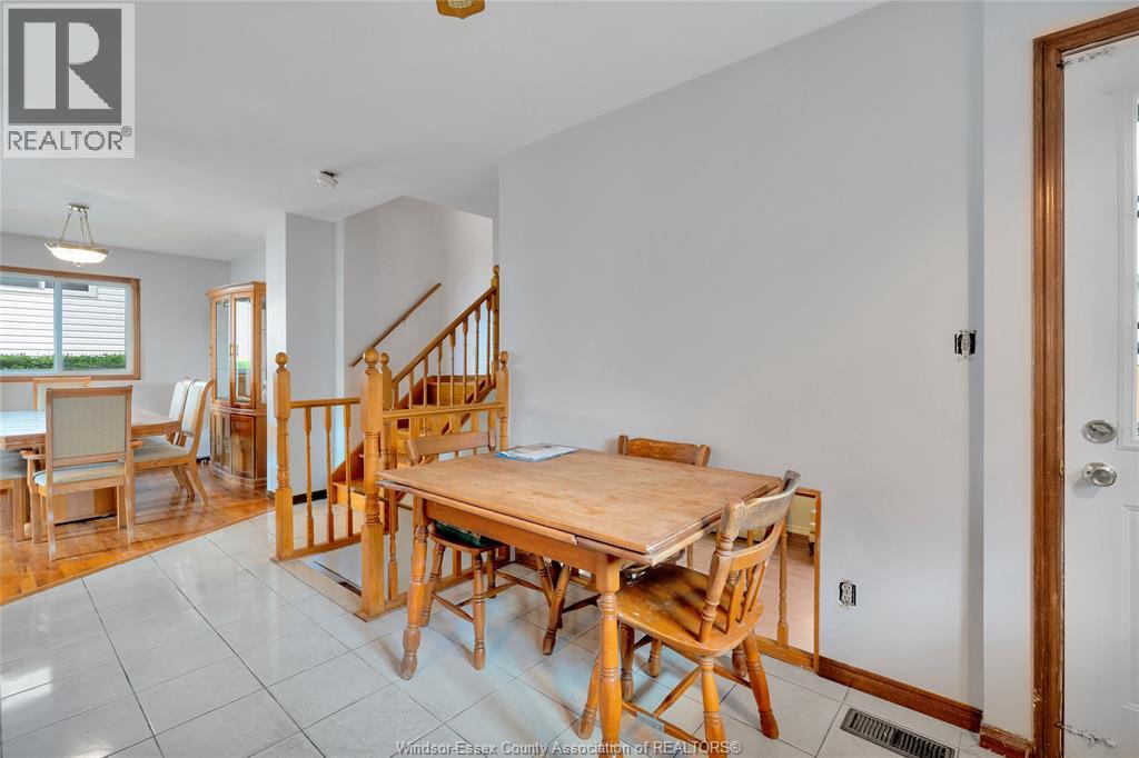 1042 Brookview Crescent Property Photo 12