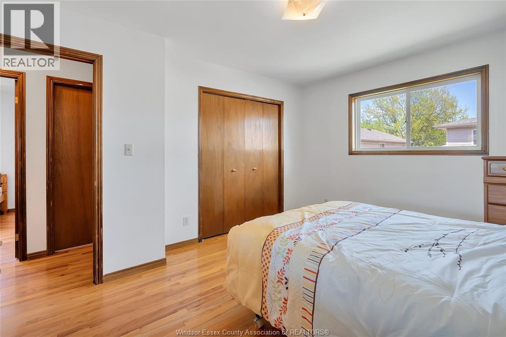 1042 Brookview Crescent Property Photo 16