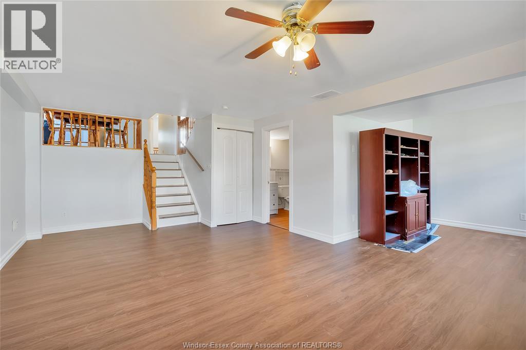 1042 Brookview Crescent Property Photo 20