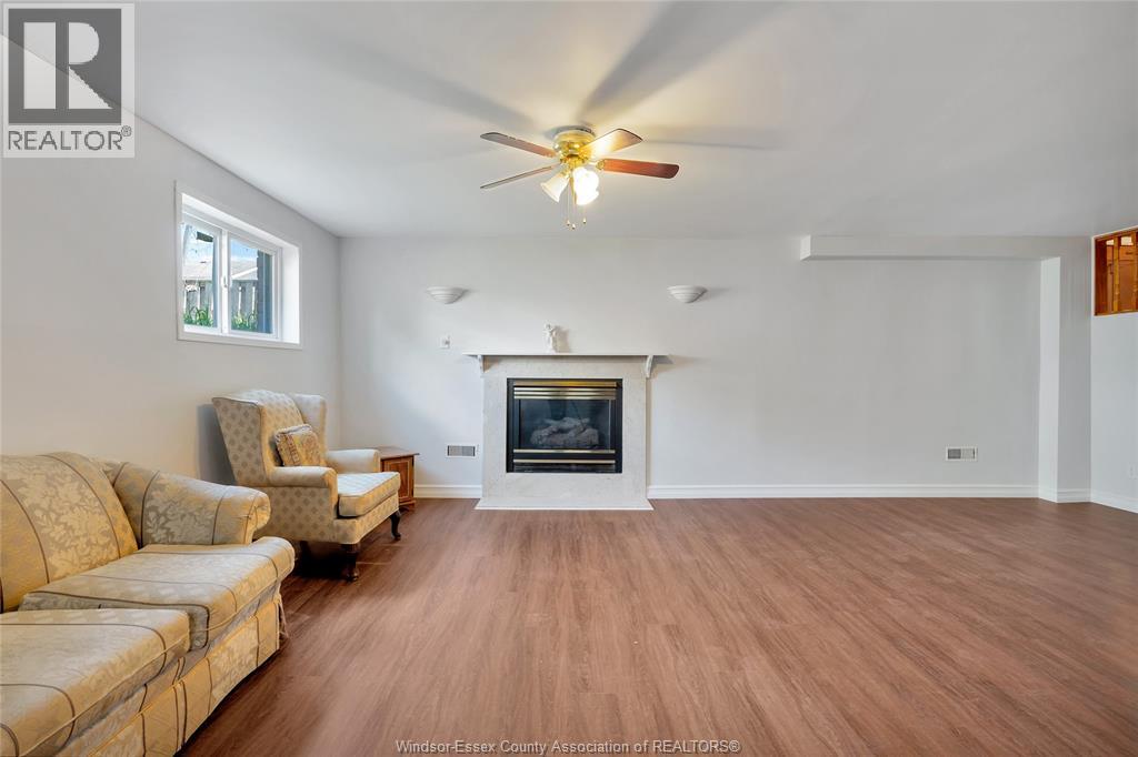 1042 Brookview Crescent Property Photo 21
