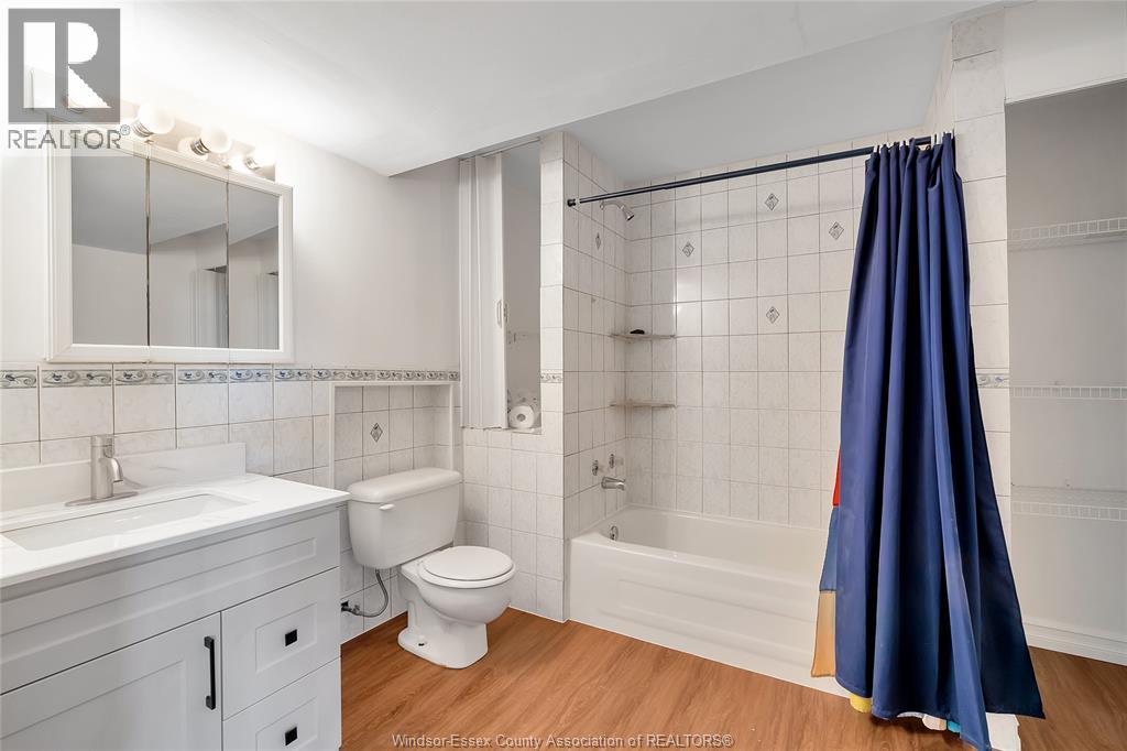 1042 Brookview Crescent Property Photo 22