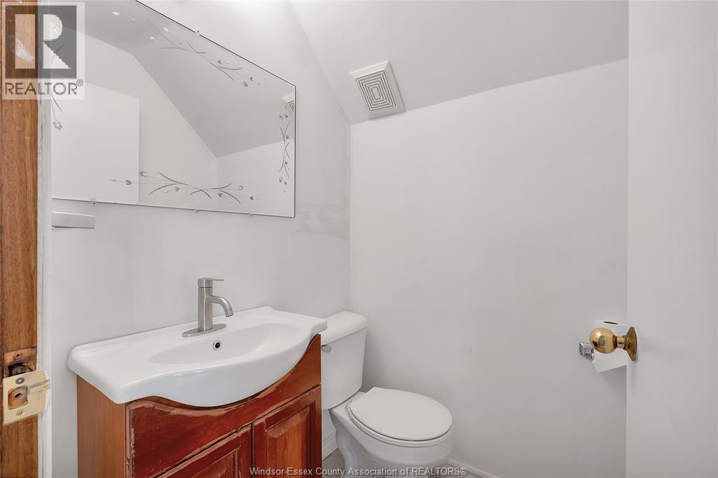 1042 Brookview Crescent Property Photo 23